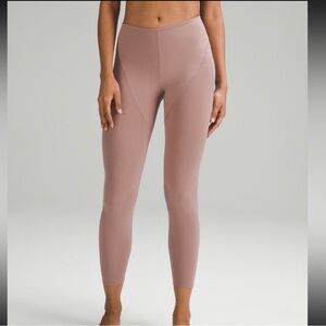Lululemon lab Nulu Yoga Tight 25" *Graphic